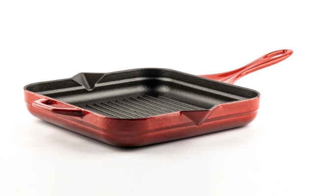 chugunen-komplekt-ot-3-chasty-hosse-cherven-4